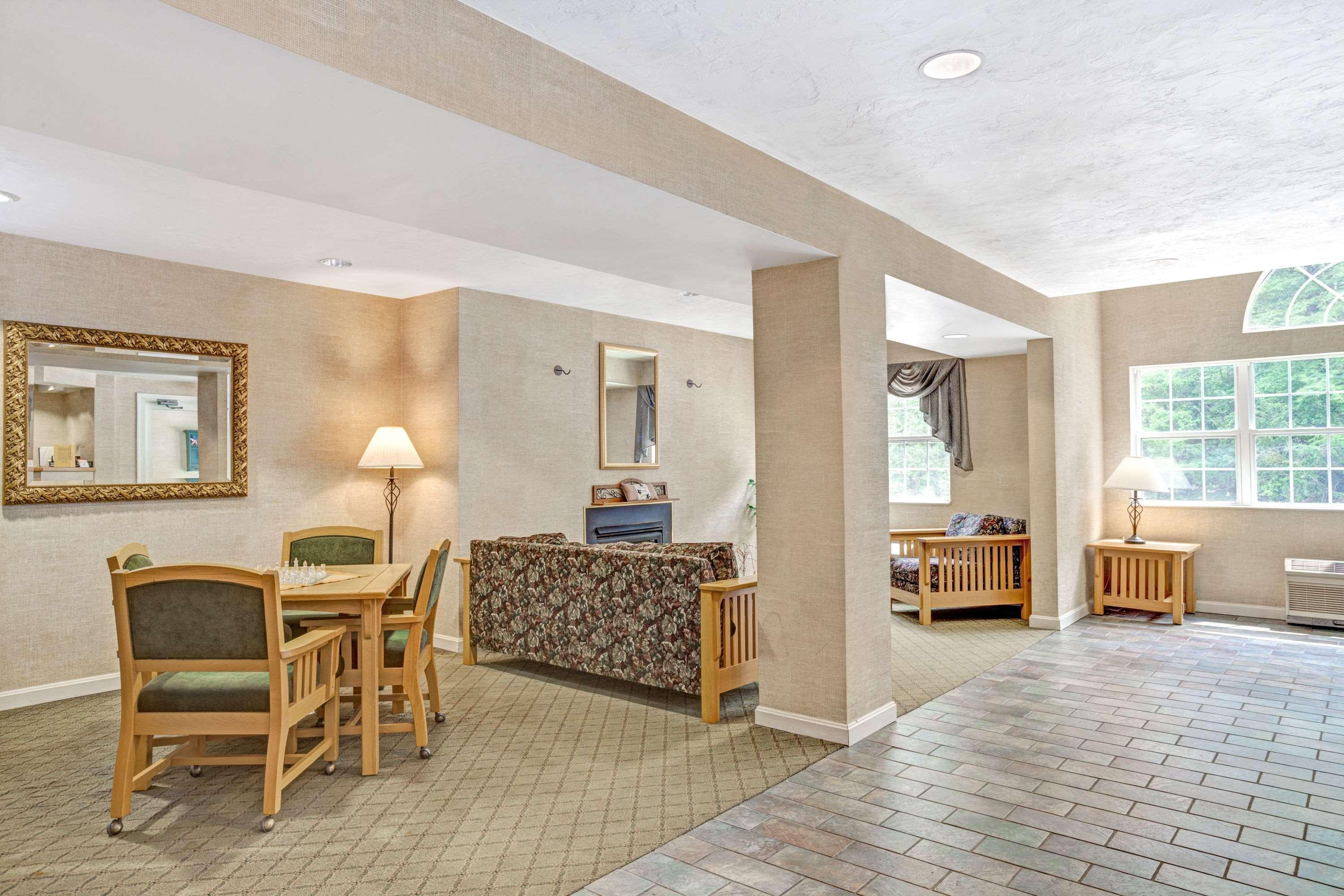 Days Inn By Wyndham Sturbridge Εξωτερικό φωτογραφία